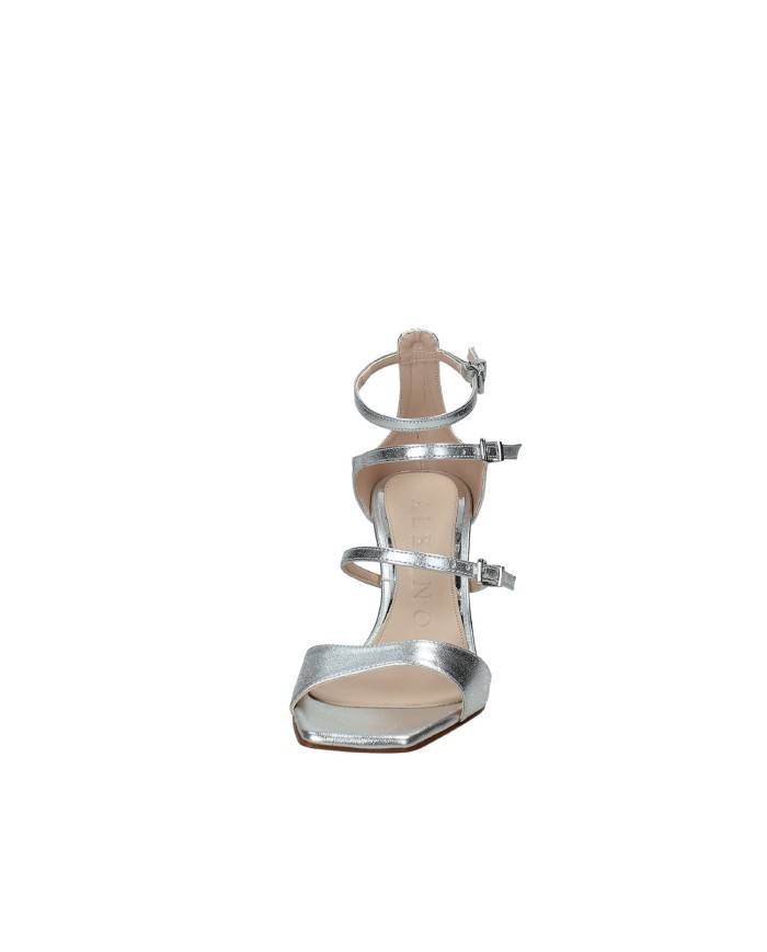 Albano 5372 Sandalo con tallone e tre cinturini in pelle laminata Argento Albano 5372 Sandalo con tallone e tre cinturini in pelle laminata Argento