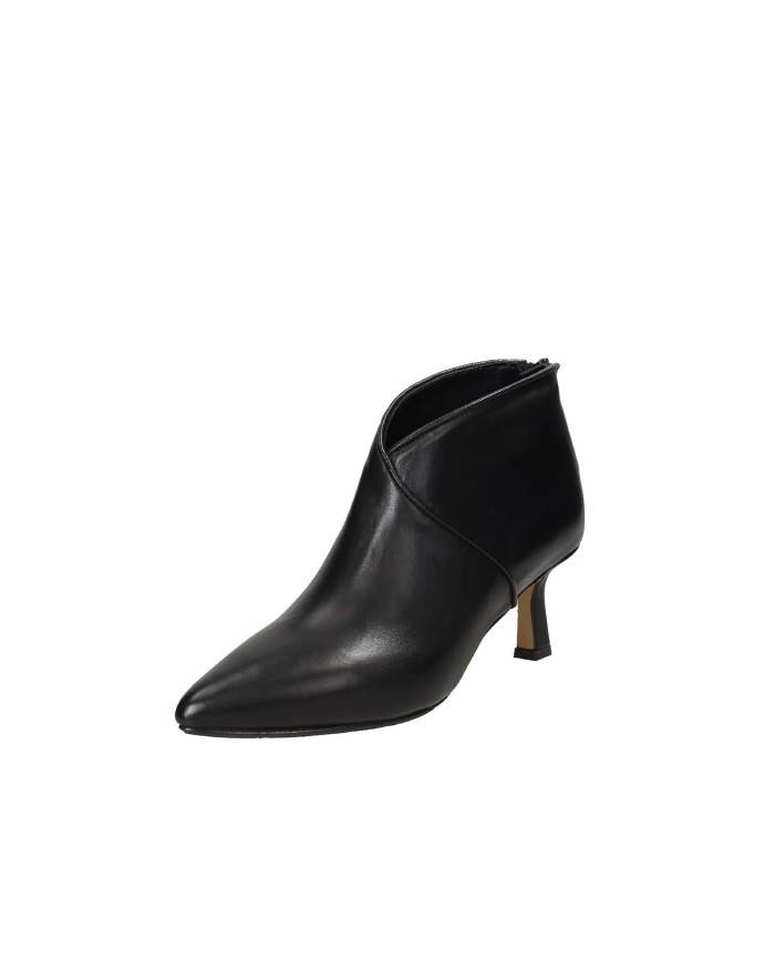 L'Arianna TR1662 Tronchetto donna con zip in pelle Nero L'Arianna TR1662 Tronchetto donna con zip in pelle Nero