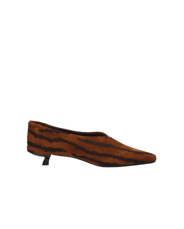 JVAM Grant40177 Décolleté accollata "kitten heels" in camoscio animalier Cognac