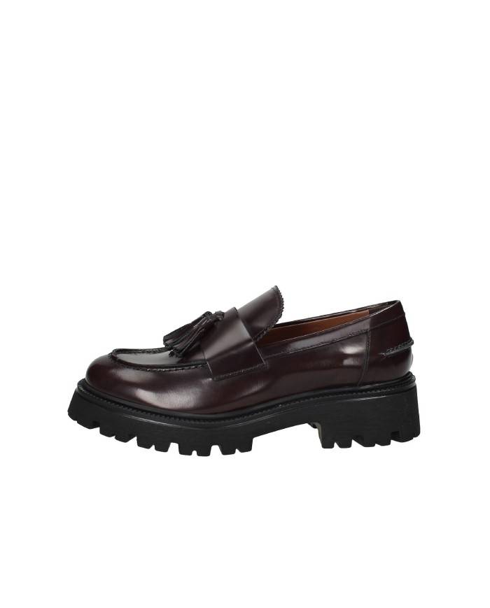 VSL 7630 Mocassino carrarmato in pelle con nappine Bordeaux VSL 7630 Mocassino carrarmato in pelle con nappine Bordeaux