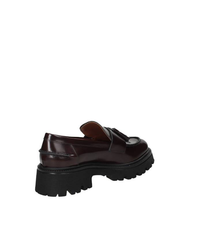 VSL 7630 Mocassino carrarmato in pelle con nappine Bordeaux VSL 7630 Mocassino carrarmato in pelle con nappine Bordeaux