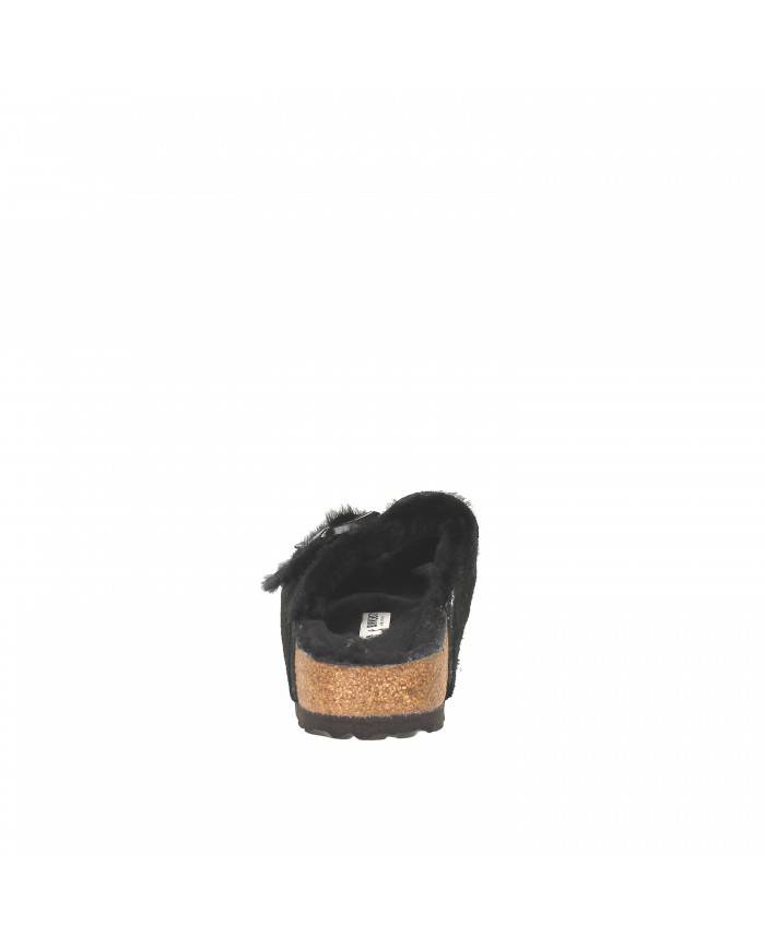 Birkenstock Sandalo in shearling e camoscio Nero Arizona Shearling.... Birkenstock Sandalo in shearling e camoscio Nero Arizona Shearling....