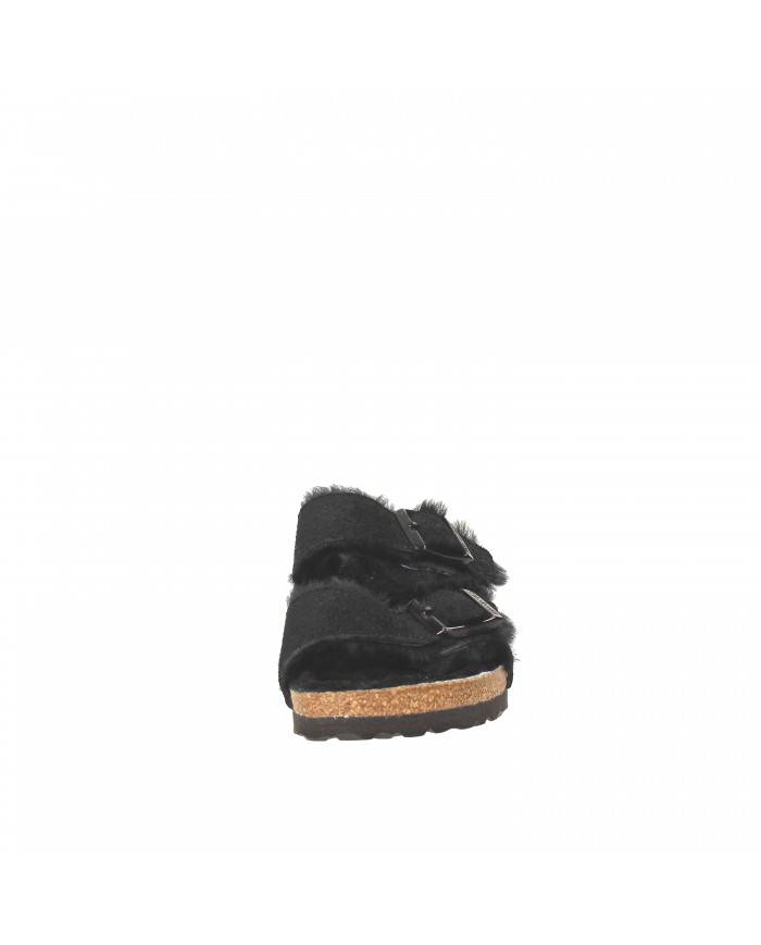 Birkenstock Sandalo in shearling e camoscio Nero Arizona Shearling.... Birkenstock Sandalo in shearling e camoscio Nero Arizona Shearling....