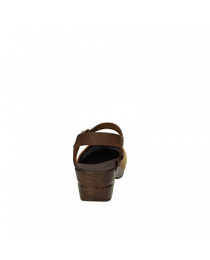 Sanita Zoccolo in nabuk e camoscio Sabbia Sanos Nuova Collezione Sa... Sanita Zoccolo in nabuk e camoscio Sabbia Sanos Nuova Collezione Sa...