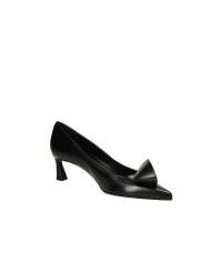 Chantal 2371 Decollété con accessorio scultura in nappa Nero Chantal 2371 Decollété con accessorio scultura in nappa Nero