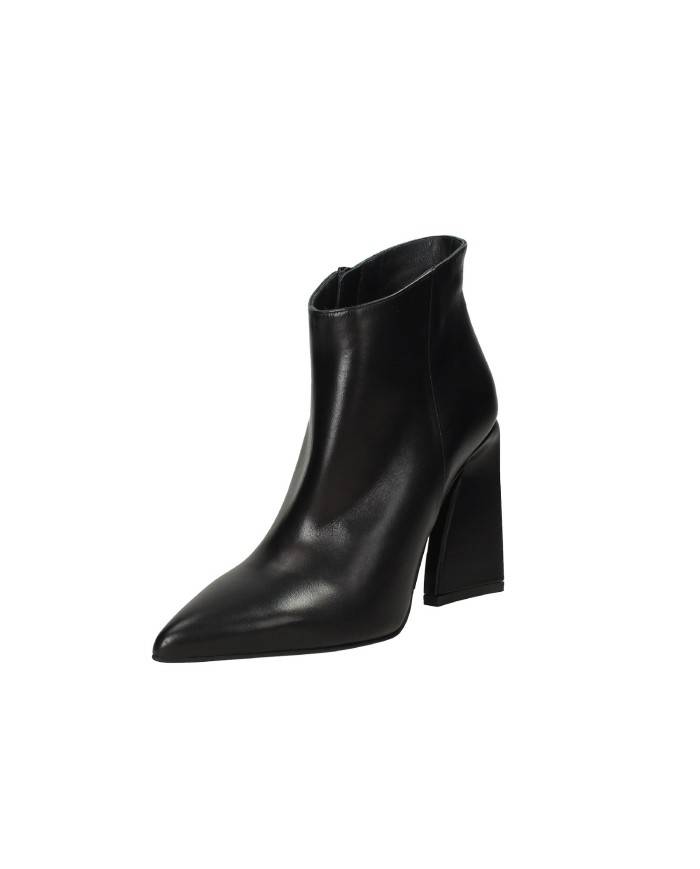 Albano 2732 Tronchetto in pelle di vitello Nero Albano 2732 Tronchetto in pelle di vitello Nero