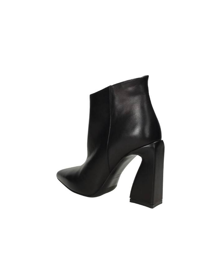 Albano 2732 Tronchetto in pelle di vitello Nero Albano 2732 Tronchetto in pelle di vitello Nero