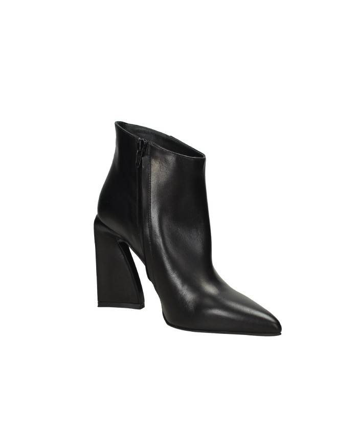 Albano 2732 Tronchetto in pelle di vitello Nero Albano 2732 Tronchetto in pelle di vitello Nero
