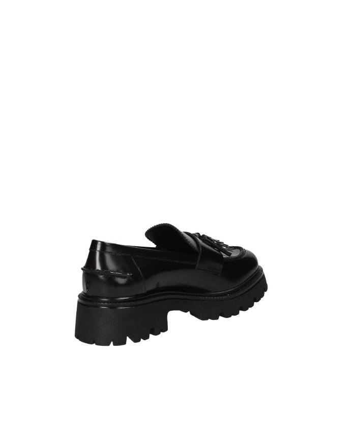 VSL 7630 Mocassino carrarmato in pelle con nappine Nero VSL 7630 Mocassino carrarmato in pelle con nappine Nero
