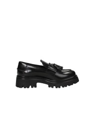 VSL 7630 Mocassino carrarmato in pelle con nappine Nero VSL 7630 Mocassino carrarmato in pelle con nappine Nero