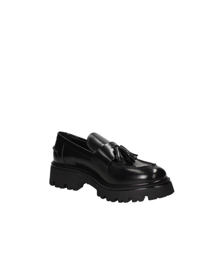 VSL 7630 Mocassino carrarmato in pelle con nappine Nero VSL 7630 Mocassino carrarmato in pelle con nappine Nero