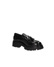 VSL 7630 Mocassino carrarmato in pelle con nappine Nero VSL 7630 Mocassino carrarmato in pelle con nappine Nero