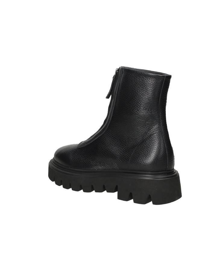 Alamanni 7100.Car Biker con zip centrale in pelle martellata Nero Alamanni 7100.Car Biker con zip centrale in pelle martellata Nero